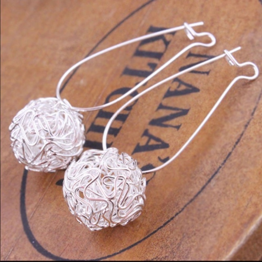 NEW!๐๐๐SWIRL WIRE BALL DROP EARRINGS FUNKY CUTE - Picture 5 of 8